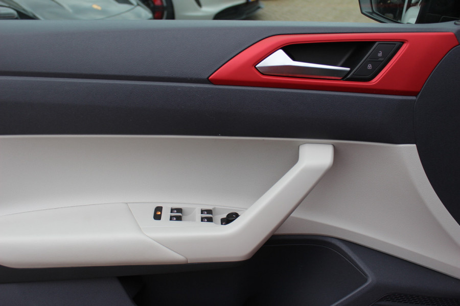 Volkswagen Polo 1.0 TSI Comfortline / NL Auto! / 1e Eign. / Trekhaak / CarPlay / Beats / 16'' / ACC