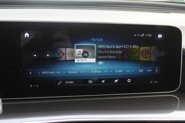 Mercedes-Benz EQC 400 4MATIC Business Solution AMG 80 kWh / SoH 93,1% / Schuifdak / 360Camera / Head-up / Burmester / Leder / 20'' / Matrix LED / CarPlay / Dodehoek / DAB / ACC