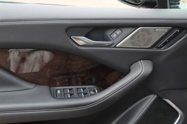 Jaguar I-PACE EV400 First Edition 90 kWh / Full option! / Panoramadak / 360Camera / Head-up / 20'' / Luchtvering / Leder / Meridian / Stoel+Stuurverwarming / 4zone Airco / DAB / Dodehoek / ACC