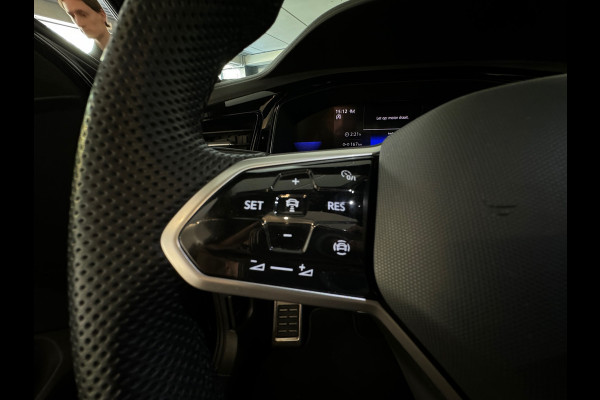 Volkswagen T-Roc 1.5 TSI R-Line Pano|Beats|IQ|Keyless|Camera