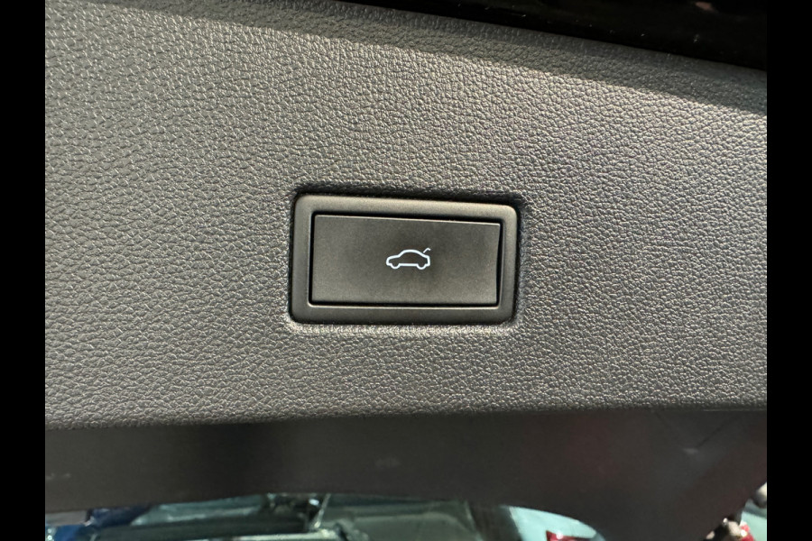 Volkswagen T-Roc 1.5 TSI R-Line Pano|Beats|IQ|Keyless|Camera