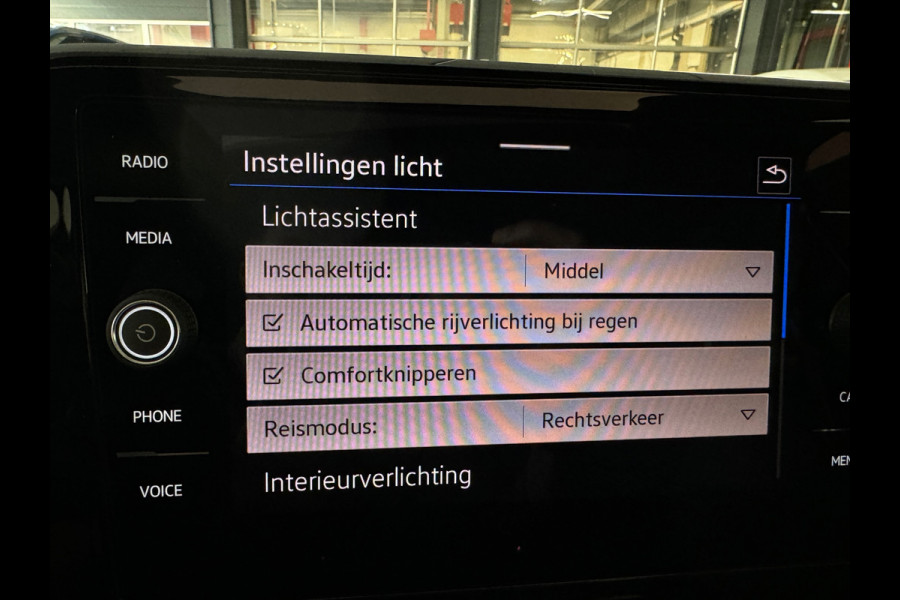 Volkswagen T-Roc 1.5 TSI R-Line Pano|Beats|IQ|Keyless|Camera