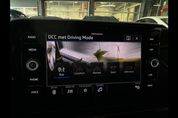 Volkswagen T-Roc 1.5 TSI R-Line Pano|Beats|IQ|Keyless|Camera