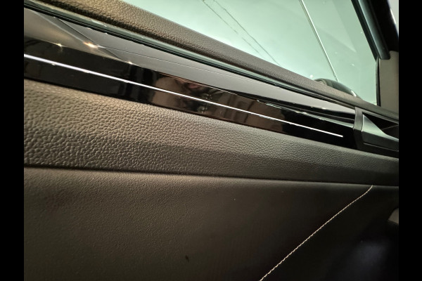 Volkswagen T-Roc 1.5 TSI R-Line Pano|Beats|IQ|Keyless|Camera