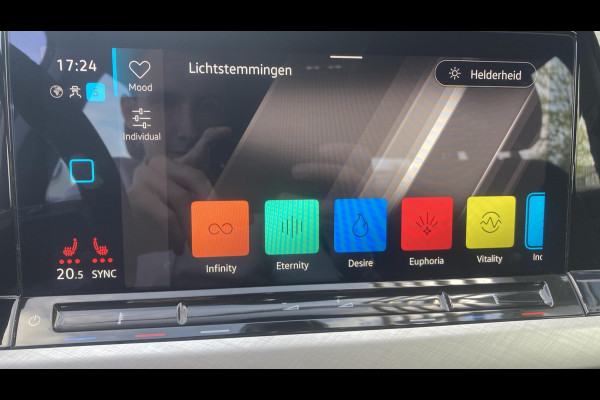 Volkswagen Golf Variant 1.0 eTSI 110pk DSG Life Comfort | LED | Navigatie | ACC | Android-Carplay | PDC