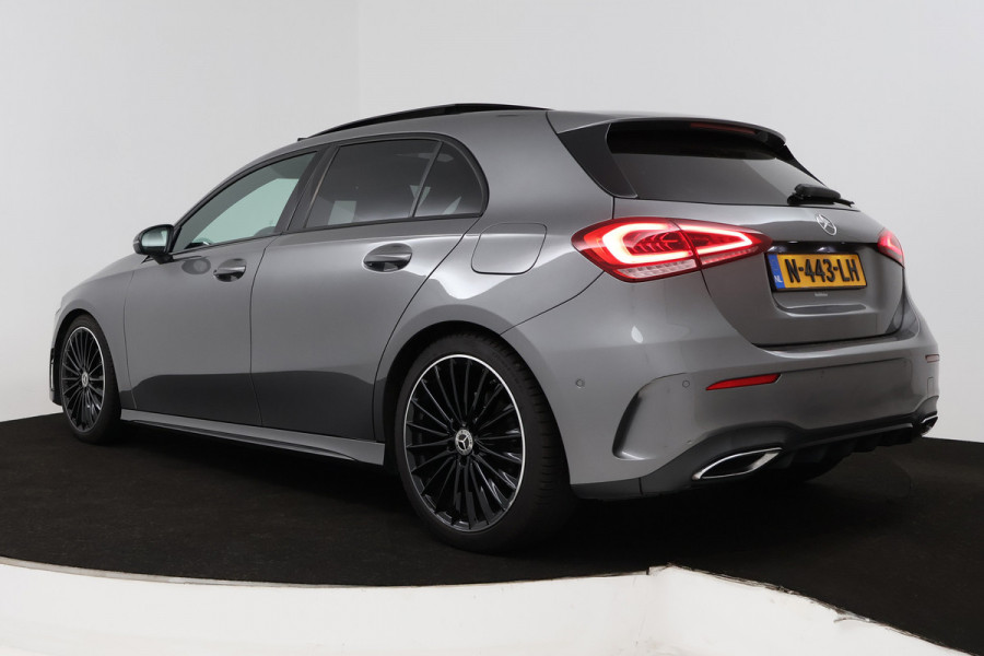 Mercedes-Benz A-Klasse 200 Premium Plus (PANORAMADAK, STOELVERWARMING, SFEERVERLICHTING, CAMERA, CRUISE CONTROL, PARKEERSENSOREN)