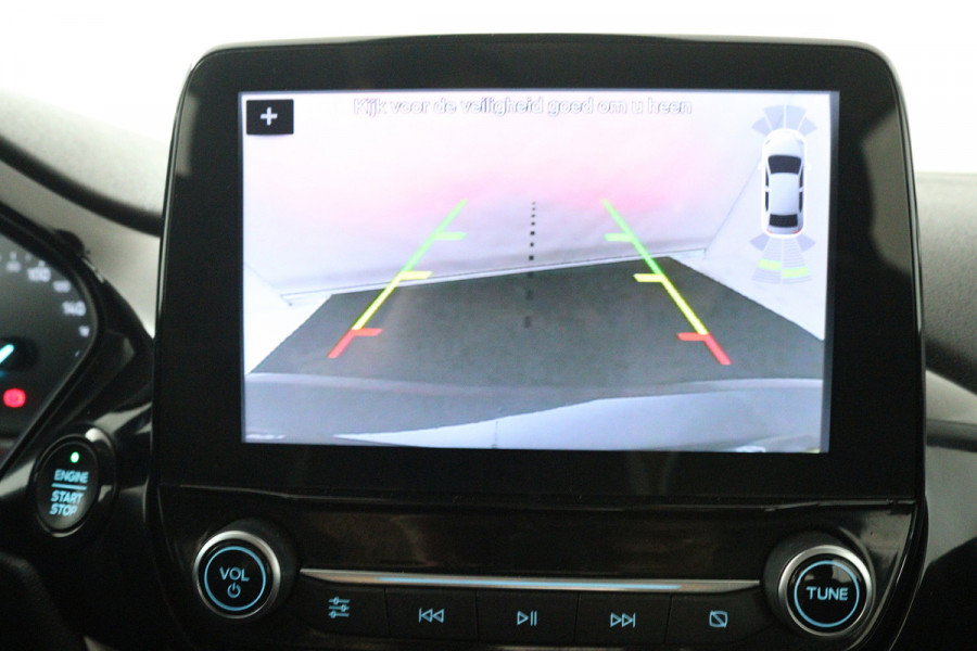 Ford Fiesta 1.0 EcoBoost Titanium (ACHTERUITRIJCAMERA, CRUISE CONTROL ADAPTIEF, NAVIGATIE, PARKEERSENSOREN)