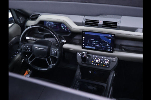 Land Rover Defender 110 2.0 P400e 110 Urban X-Dynamic [SCHUIFKANTELDAK, TREKHAAK, APPLE CARPLAY, MEMORY SEATS, ADAPTIVE CRUISE, CAMERA, STOELVERWAMING, NAVIGATIE, NIEUWSTAAT]