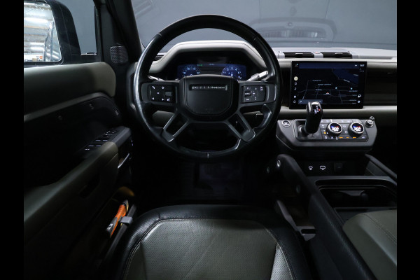 Land Rover Defender 110 2.0 P400e 110 Urban X-Dynamic [SCHUIFKANTELDAK, TREKHAAK, APPLE CARPLAY, MEMORY SEATS, ADAPTIVE CRUISE, CAMERA, STOELVERWAMING, NAVIGATIE, NIEUWSTAAT]
