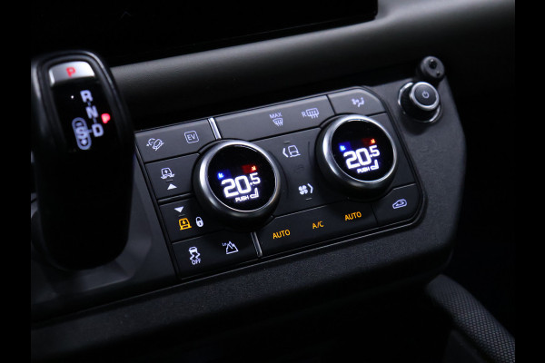 Land Rover Defender 110 2.0 P400e 110 Urban X-Dynamic [SCHUIFKANTELDAK, TREKHAAK, APPLE CARPLAY, MEMORY SEATS, ADAPTIVE CRUISE, CAMERA, STOELVERWAMING, NAVIGATIE, NIEUWSTAAT]