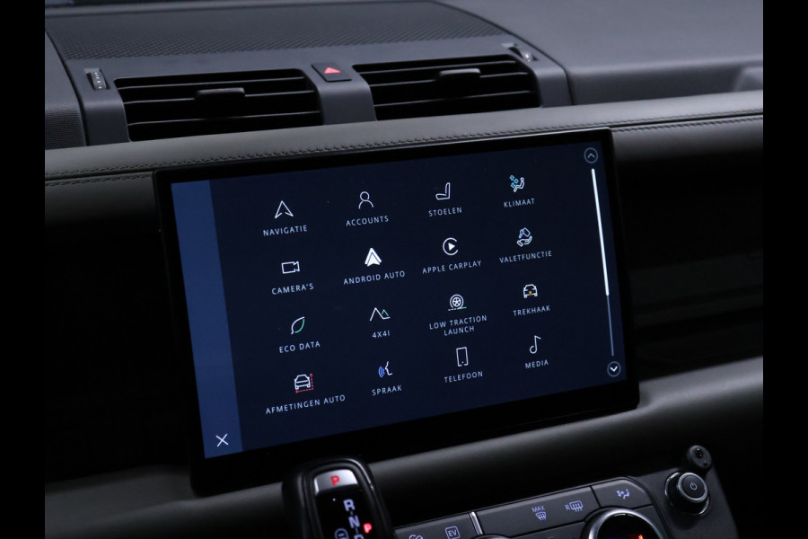 Land Rover Defender 110 2.0 P400e 110 Urban X-Dynamic [SCHUIFKANTELDAK, TREKHAAK, APPLE CARPLAY, MEMORY SEATS, ADAPTIVE CRUISE, CAMERA, STOELVERWAMING, NAVIGATIE, NIEUWSTAAT]