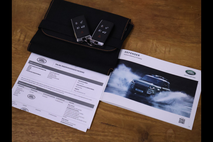 Land Rover Defender 110 2.0 P400e 110 Urban X-Dynamic [SCHUIFKANTELDAK, TREKHAAK, APPLE CARPLAY, MEMORY SEATS, ADAPTIVE CRUISE, CAMERA, STOELVERWAMING, NAVIGATIE, NIEUWSTAAT]