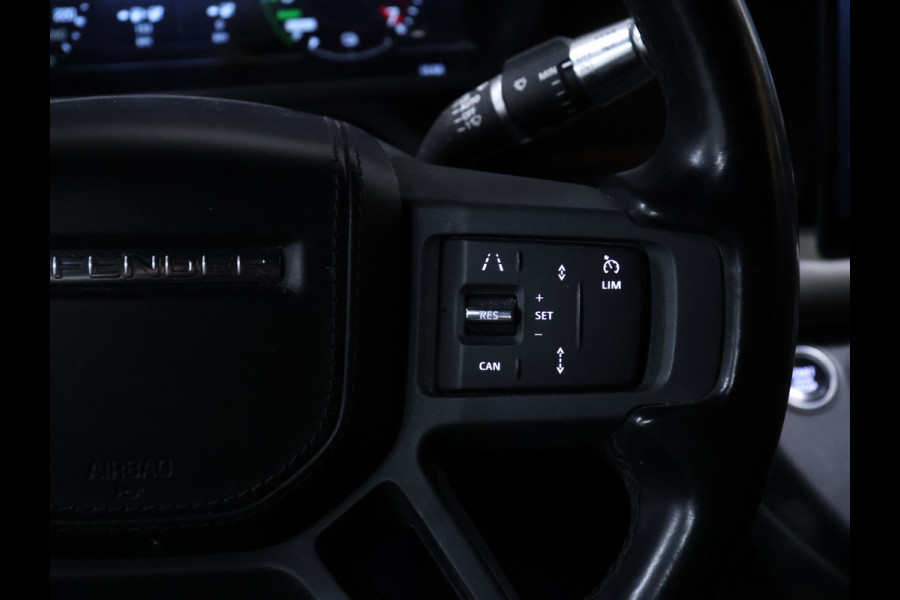 Land Rover Defender 110 2.0 P400e 110 Urban X-Dynamic [SCHUIFKANTELDAK, TREKHAAK, APPLE CARPLAY, MEMORY SEATS, ADAPTIVE CRUISE, CAMERA, STOELVERWAMING, NAVIGATIE, NIEUWSTAAT]