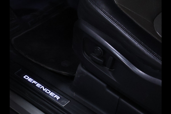 Land Rover Defender 110 2.0 P400e 110 Urban X-Dynamic [SCHUIFKANTELDAK, TREKHAAK, APPLE CARPLAY, MEMORY SEATS, ADAPTIVE CRUISE, CAMERA, STOELVERWAMING, NAVIGATIE, NIEUWSTAAT]