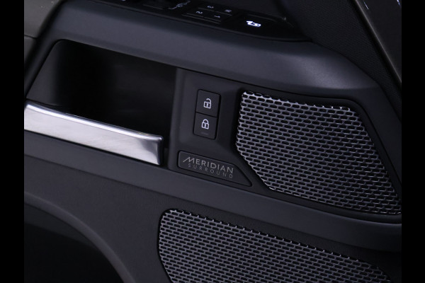 Land Rover Defender 110 2.0 P400e 110 Urban X-Dynamic [SCHUIFKANTELDAK, TREKHAAK, APPLE CARPLAY, MEMORY SEATS, ADAPTIVE CRUISE, CAMERA, STOELVERWAMING, NAVIGATIE, NIEUWSTAAT]