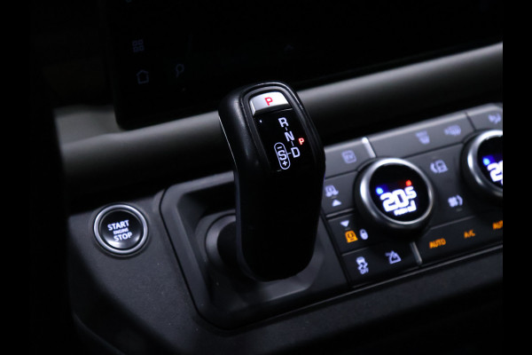 Land Rover Defender 110 2.0 P400e 110 Urban X-Dynamic [SCHUIFKANTELDAK, TREKHAAK, APPLE CARPLAY, MEMORY SEATS, ADAPTIVE CRUISE, CAMERA, STOELVERWAMING, NAVIGATIE, NIEUWSTAAT]
