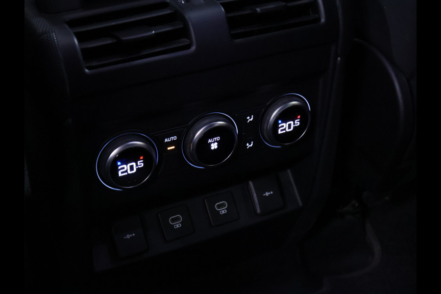 Land Rover Defender 110 2.0 P400e 110 Urban X-Dynamic [SCHUIFKANTELDAK, TREKHAAK, APPLE CARPLAY, MEMORY SEATS, ADAPTIVE CRUISE, CAMERA, STOELVERWAMING, NAVIGATIE, NIEUWSTAAT]