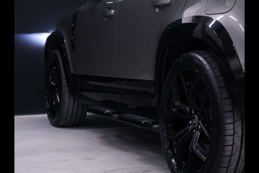 Land Rover Defender 110 2.0 P400e 110 Urban X-Dynamic [SCHUIFKANTELDAK, TREKHAAK, APPLE CARPLAY, MEMORY SEATS, ADAPTIVE CRUISE, CAMERA, STOELVERWAMING, NAVIGATIE, NIEUWSTAAT]