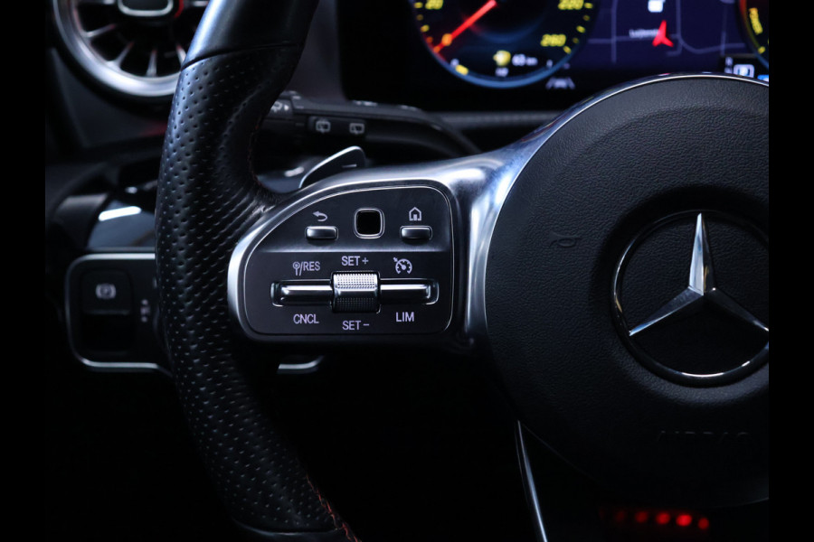 Mercedes-Benz CLA-Klasse Shooting Brake 250 e AMG Limited [SFEERVERLICHTING, TREKHAAK, CAMERA, CRUISE CONTROL, STOELVERWARMING, MEMORY SEATS, SCHUIFKANTELDAK, APPLE CARPLAY, NAVIGATIE, NIEUWSTAAT]