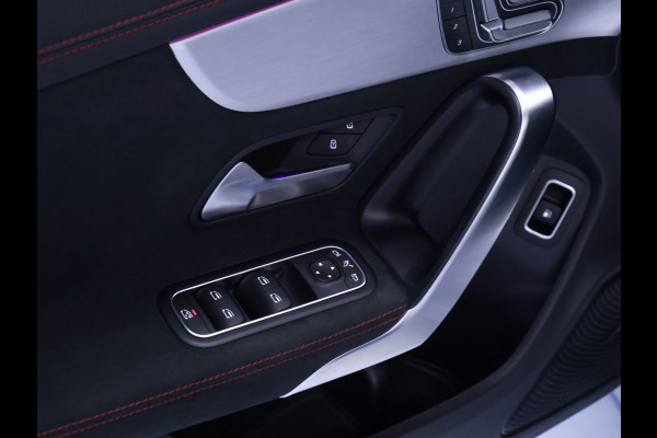 Mercedes-Benz CLA-Klasse Shooting Brake 250 e AMG Limited [SFEERVERLICHTING, TREKHAAK, CAMERA, CRUISE CONTROL, STOELVERWARMING, MEMORY SEATS, SCHUIFKANTELDAK, APPLE CARPLAY, NAVIGATIE, NIEUWSTAAT]