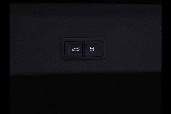 Audi e-tron Sportback 50 quattro S edition 71 kWh [ADAPTIVE CRUISE, APPLE CARPLAY, CAMERA, STOELVERWAMING, SCHUIFKANTELDAK, MEMORY, ELEKTRISCHE ACHTERKLEP, DIGITAL DASH, NAVIGATIE, NIEUWSTAAT]