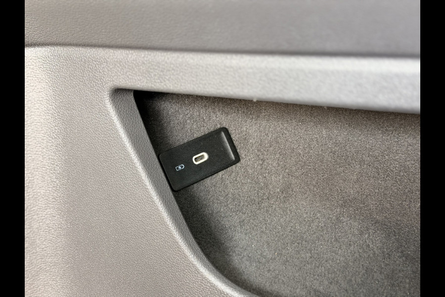 Volkswagen Multivan 1.4 eHybrid L2H1 BTW 7P Pano IQ Trekhaak