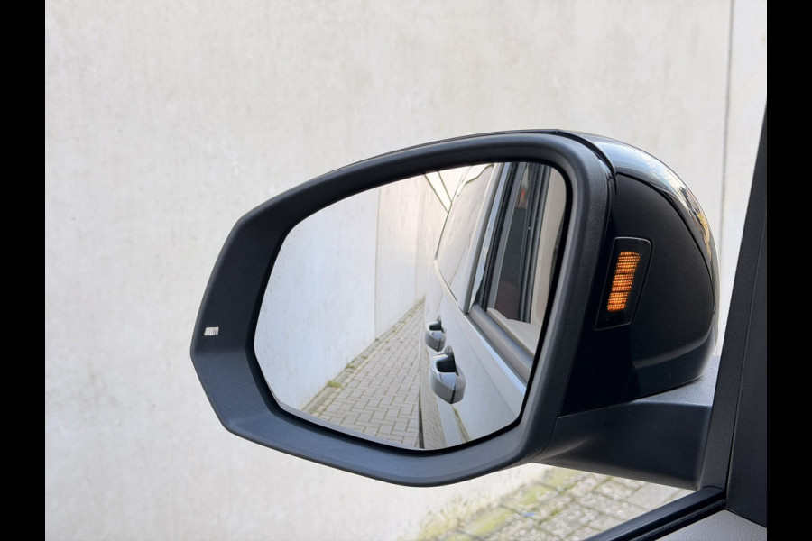 Volkswagen Multivan 1.4 eHybrid L2H1 BTW 7P Pano IQ Trekhaak