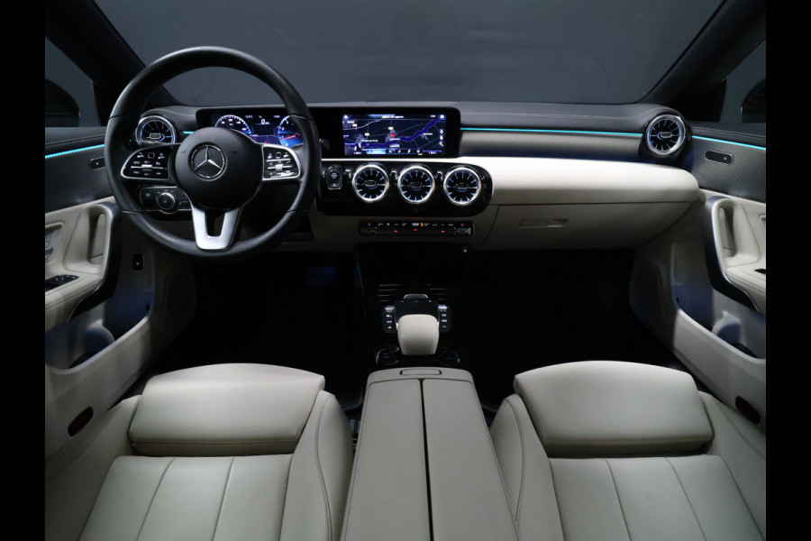 Mercedes-Benz CLA-Klasse Shooting Brake 180 Luxury Line [SFEER, LEDER, APPLE CARPLAY, CAMERA CRUISE, STOELVERWAMING, ELEKTRISCHE ACHTERKLEP, DIGITAL DASH, NAVIGATIE, NIEUWSTAAT]