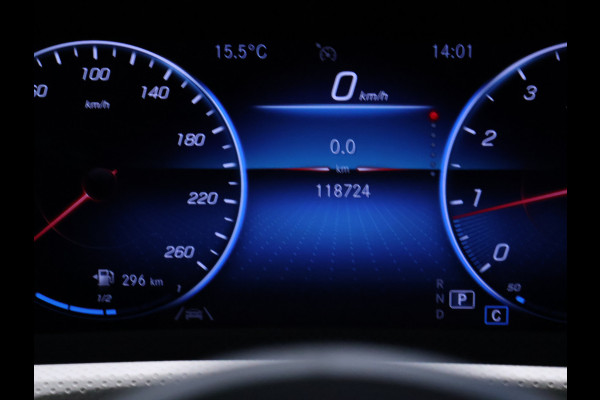 Mercedes-Benz CLA-Klasse Shooting Brake 180 Luxury Line [SFEER, LEDER, APPLE CARPLAY, CAMERA CRUISE, STOELVERWAMING, ELEKTRISCHE ACHTERKLEP, DIGITAL DASH, NAVIGATIE, NIEUWSTAAT]