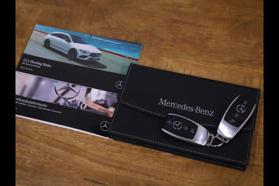 Mercedes-Benz CLA-Klasse Shooting Brake 180 Luxury Line [SFEER, LEDER, APPLE CARPLAY, CAMERA CRUISE, STOELVERWAMING, ELEKTRISCHE ACHTERKLEP, DIGITAL DASH, NAVIGATIE, NIEUWSTAAT]