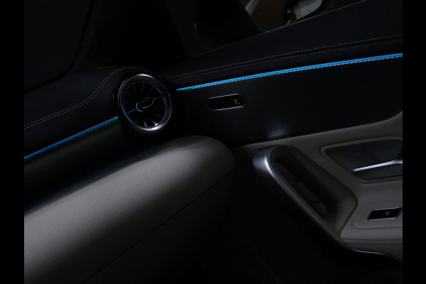 Mercedes-Benz CLA-Klasse Shooting Brake 180 Luxury Line [SFEER, LEDER, APPLE CARPLAY, CAMERA CRUISE, STOELVERWAMING, ELEKTRISCHE ACHTERKLEP, DIGITAL DASH, NAVIGATIE, NIEUWSTAAT]