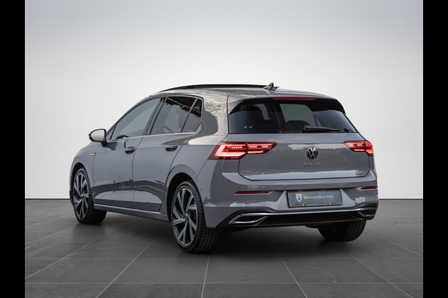 Volkswagen Golf 1.5 eTSI Style Pano LED Trekhaak Leder 18''