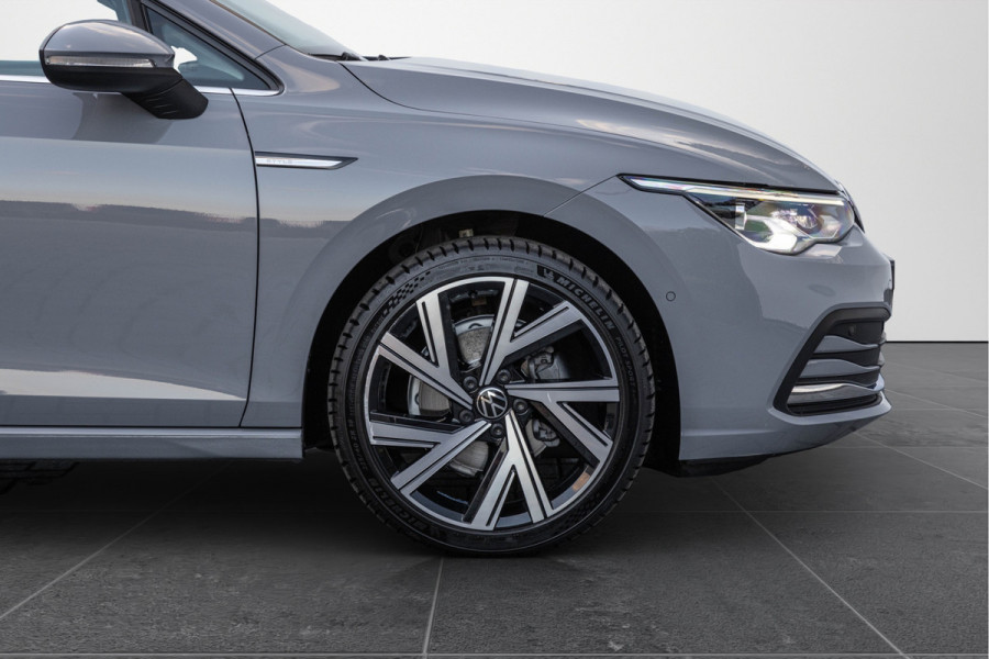 Volkswagen Golf 1.5 eTSI Style Pano LED Trekhaak Leder 18''