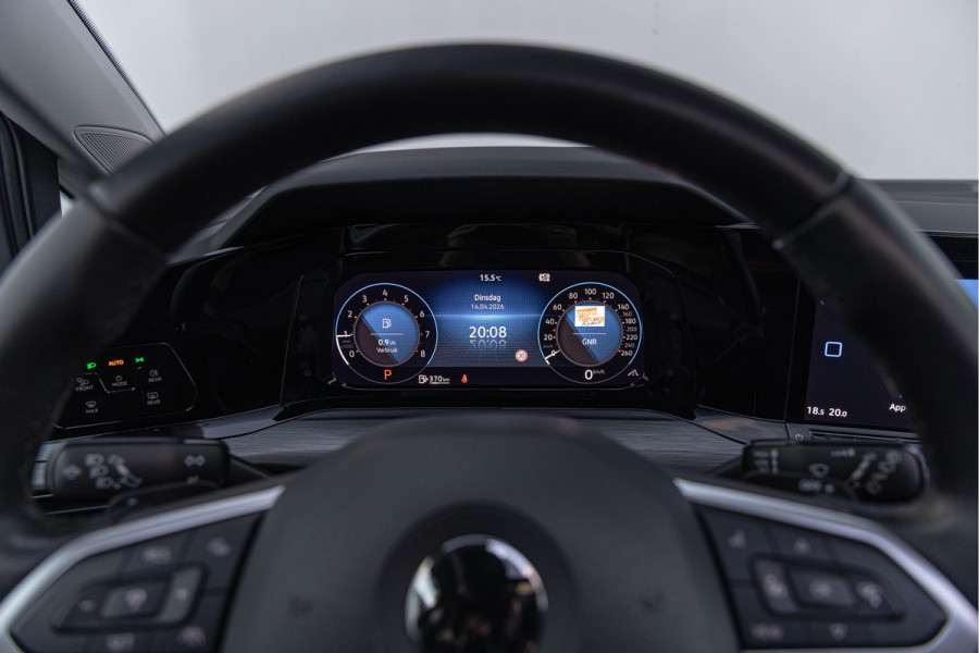 Volkswagen Golf 1.5 eTSI Style Pano LED Trekhaak Leder 18''