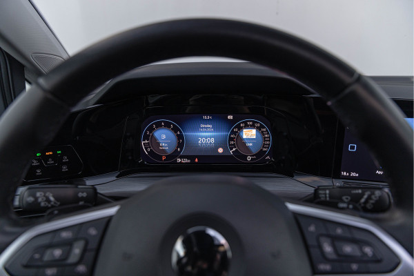 Volkswagen Golf 1.5 eTSI Style Pano LED Trekhaak Leder 18''