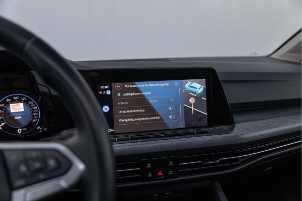 Volkswagen Golf 1.5 eTSI Style Pano LED Trekhaak Leder 18''