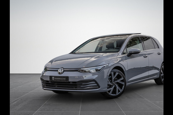 Volkswagen Golf 1.5 eTSI Style Pano LED Trekhaak Leder 18''