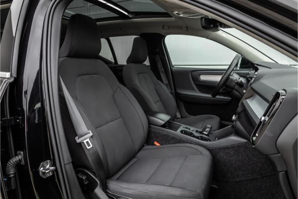 Volvo XC40 1.5 T4 Recharge Inscription Expression Pano dak / Harman Kardon / Trekhaak / Camera /