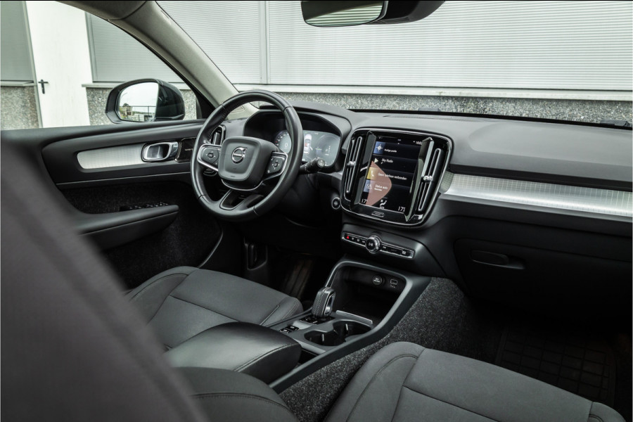 Volvo XC40 1.5 T4 Recharge Inscription Expression Pano dak / Harman Kardon / Trekhaak / Camera /