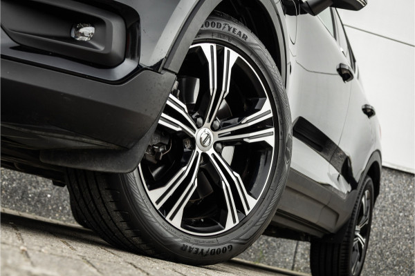 Volvo XC40 1.5 T4 Recharge Inscription Expression Pano dak / Harman Kardon / Trekhaak / Camera /