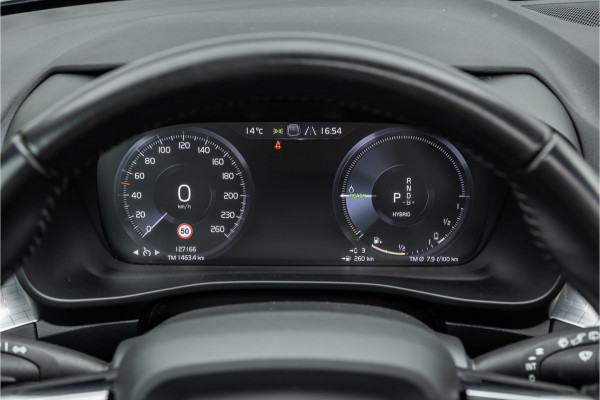 Volvo XC40 1.5 T4 Recharge Inscription Expression Pano dak / Harman Kardon / Trekhaak / Camera /