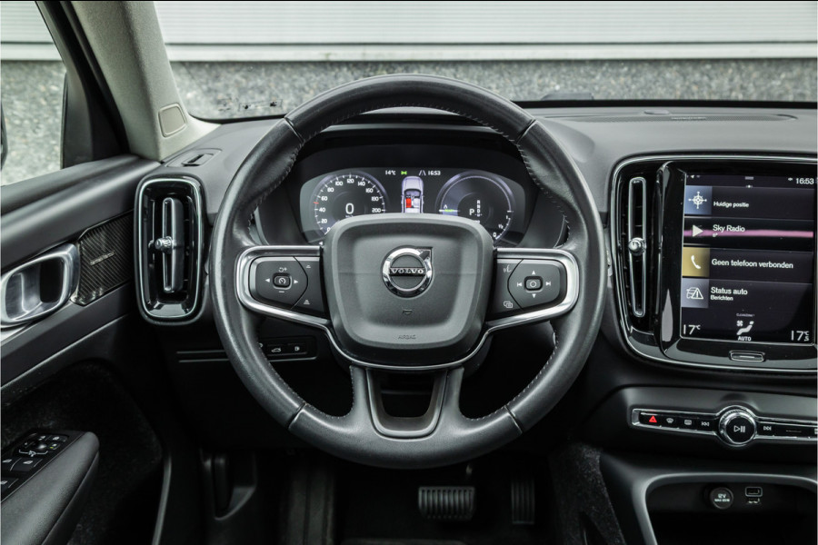 Volvo XC40 1.5 T4 Recharge Inscription Expression Pano dak / Harman Kardon / Trekhaak / Camera /
