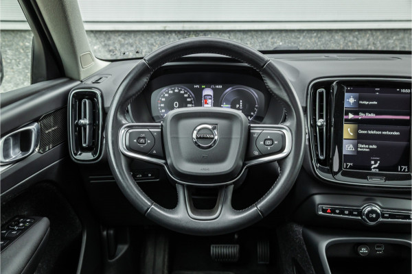 Volvo XC40 1.5 T4 Recharge Inscription Expression Pano dak / Harman Kardon / Trekhaak / Camera /