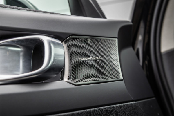 Volvo XC40 1.5 T4 Recharge Inscription Expression Pano dak / Harman Kardon / Trekhaak / Camera /
