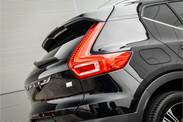Volvo XC40 1.5 T4 Recharge Inscription Expression Pano dak / Harman Kardon / Trekhaak / Camera /