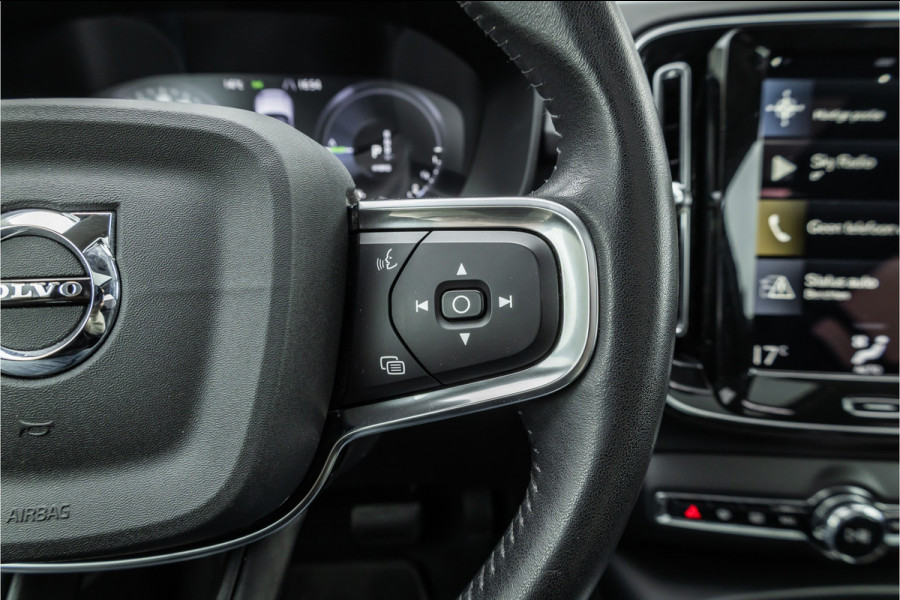 Volvo XC40 1.5 T4 Recharge Inscription Expression Pano dak / Harman Kardon / Trekhaak / Camera /