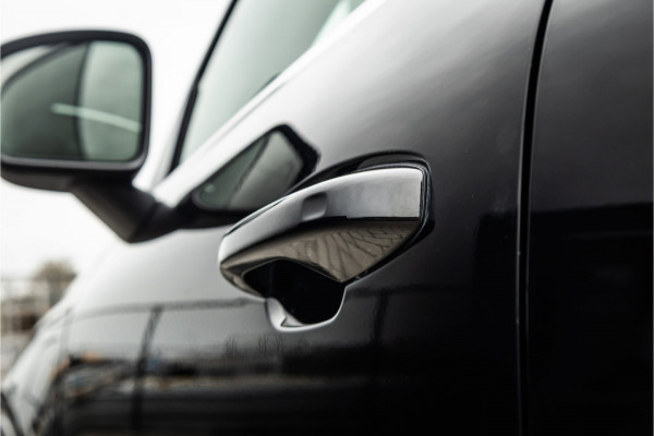 Volvo XC40 1.5 T4 Recharge Inscription Expression Pano dak / Harman Kardon / Trekhaak / Camera /