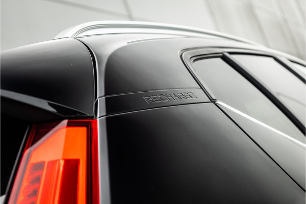 Volvo XC40 1.5 T4 Recharge Inscription Expression Pano dak / Harman Kardon / Trekhaak / Camera /