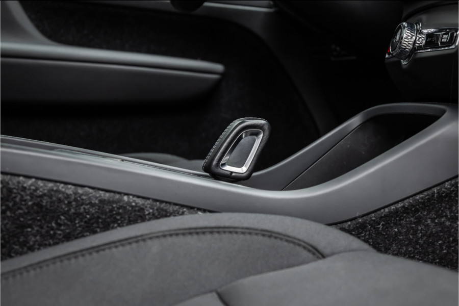 Volvo XC40 1.5 T4 Recharge Inscription Expression Pano dak / Harman Kardon / Trekhaak / Camera /