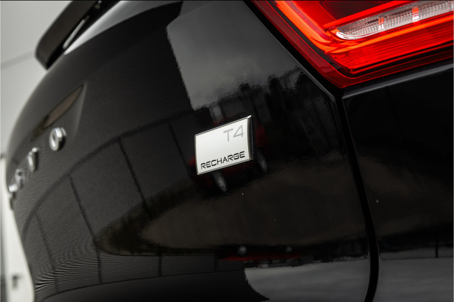 Volvo XC40 1.5 T4 Recharge Inscription Expression Pano dak / Harman Kardon / Trekhaak / Camera /